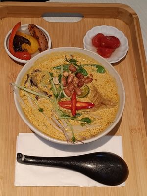 南洋叻沙湯麵套餐 at Dandelion 常不輕 關渡店 in Taipei