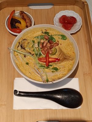 南洋叻沙湯麵套餐 at Dandelion 常不輕 關渡店 in Taipei