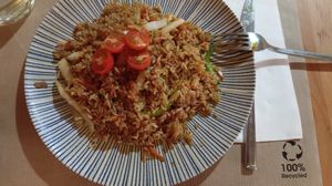 Arroz frito con verduras at Warung Indostar  in Viveiro