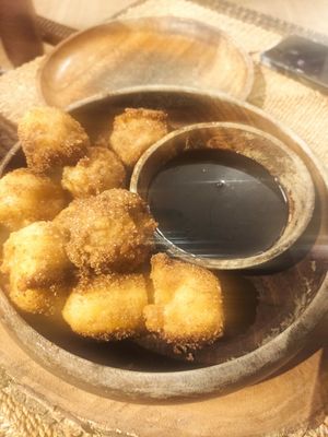 Banana frita con chocolate at Pawikan in Puerto Princesa