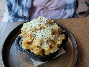 Small portion of Macaroni Cheez at Vegivores  in Bournemouth