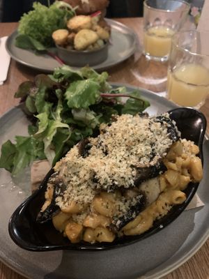 Mac & cheese  at Vegivores  in Bournemouth