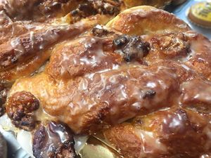 Treccia vegan figs and walnuts at Toschi Pasticceria Panetteria in Porcari