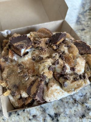 Custom cinnamon roll   at Cinnaholic in Murfreesboro