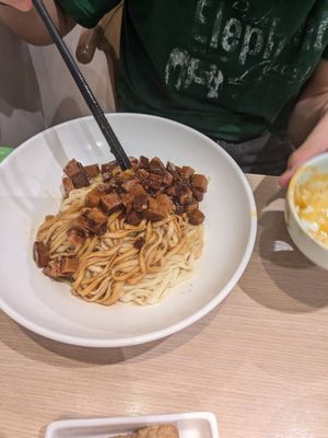 Pork spicy noodles at Songyuelou in Shanghai