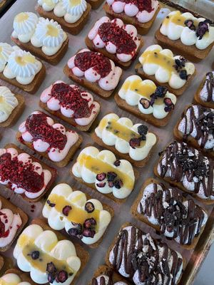 Mini Cakes at Neat Cakes in Auckland