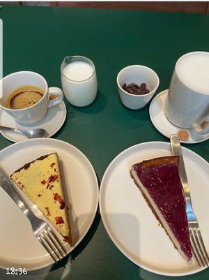  at MoMu Café in Antwerpen