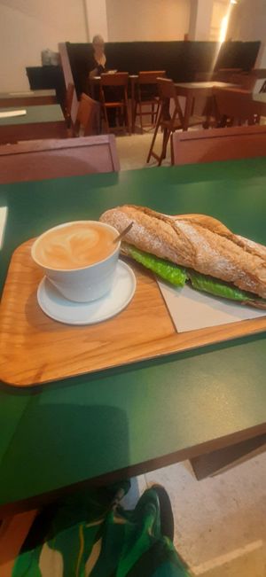  at MoMu Café in Antwerpen