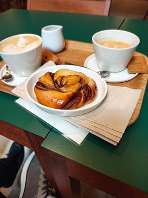  at MoMu Café in Antwerpen