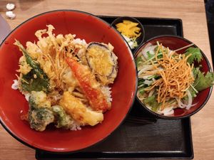 Vegetable tempura set at Kyoto Soba-Morihei in Kyoto