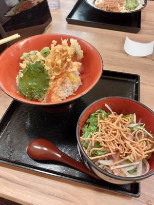 No pickles anymore (Tendon ~1900¥) at Kyoto Soba-Morihei in Kyoto