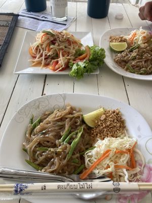 Vegetarian / no egg pad Thai and a papaya salad (specify no fish sauce/ shrimp paste)  at Baitong Thai Food Restaurant - ร้านใบตอง in Sukhothai