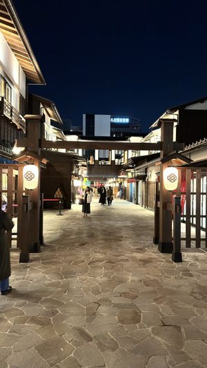 street look  at Ramen Takeichi - 麵屋武一 千客万来 豊洲 in Tokyo