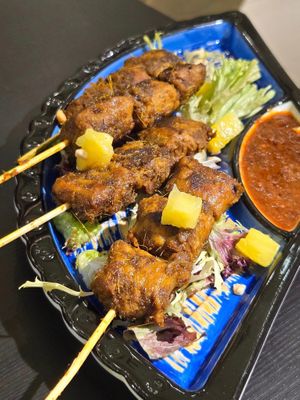Malay satay skewers with fresh pineapple and vegan chicken 馬來沙爹素雞串燒 配 鮮菠蘿粒 (Photo by Siu Wing Wing) at Café Influffy - 毛所樹樹 in Kowloon