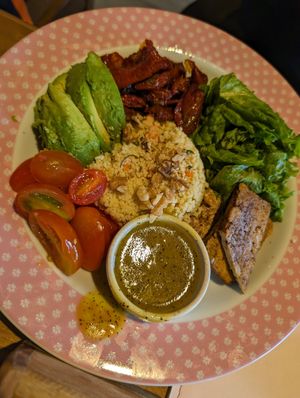 Green salad at La Panera Rosa in Asuncion