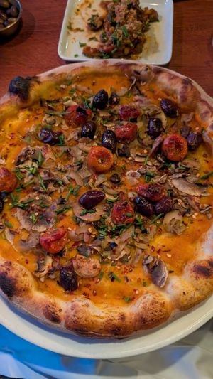 Vegan pizza with pumpkin cream at Casa Inferno in Tromsoe