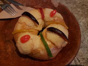 Rosca de Reyes at Los Loosers in Mexico City