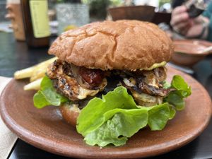 Alien burger   at Los Loosers in Mexico City