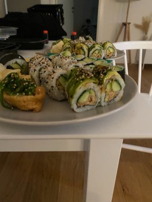 vegan sushi at OISHI - Sydhavn in Copenhagen