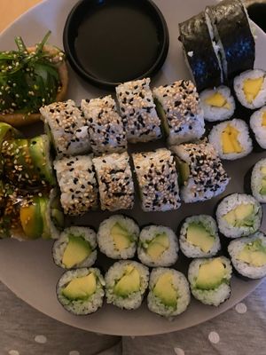 vegan sushi at OISHI - Sydhavn in Copenhagen