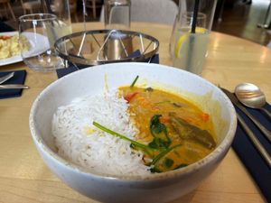 Lentil spinach curry (vegan) at Samsara in Cluj-napoca
