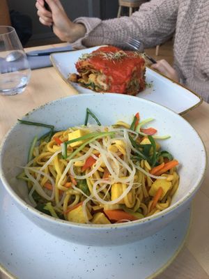 Vegan Singaporean Noodles at Samsara in Cluj-napoca