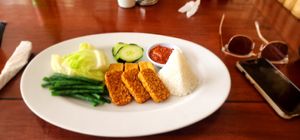 Tempeh Tahu Lalapan at Warung Bintang in Manggis