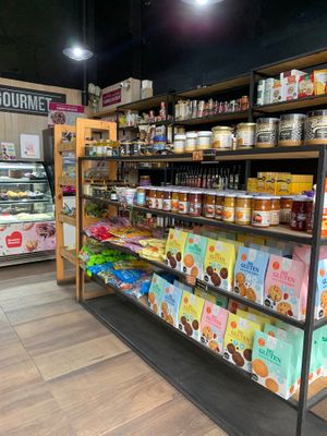 Gluten-Free Foods Section at Green Conexion in Nunoa