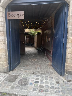 Front  at Bloempot in Lille