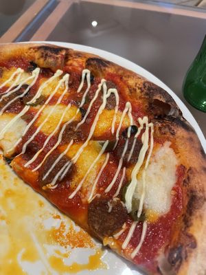 Burnt edge of dough tastes very good  at Weirdough - 위어도우 in Seoul