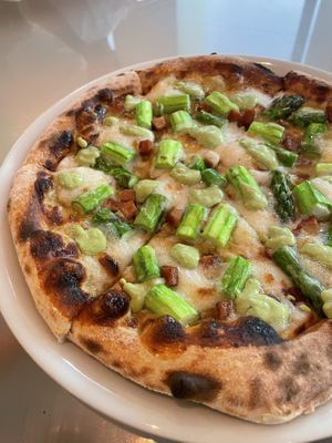 Asparagus pizza  at Weirdough - 위어도우 in Seoul