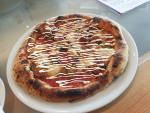 Spicy sausage pizza 9/10 at Weirdough - 위어도우 in Seoul