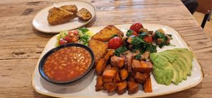 Vegan English breakfast meeting Turkish hospitality at Pedro's Café  in North West London