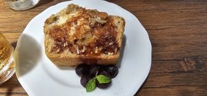 Cake at Vegan Eat Tokyo in Tokyo