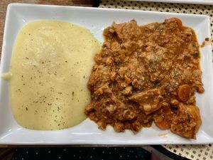 Plato del menú diario: Guido de soja con puré de patata   at Kapivar in Colmenar Viejo