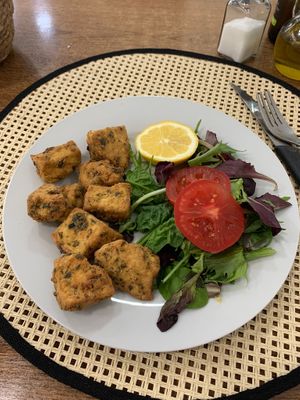 Tofu (pescaito vegano) at Kapivar in Colmenar Viejo