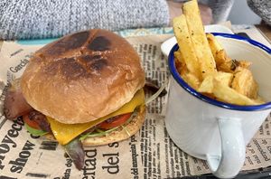 Yaca Burger   at Kapivar in Colmenar Viejo