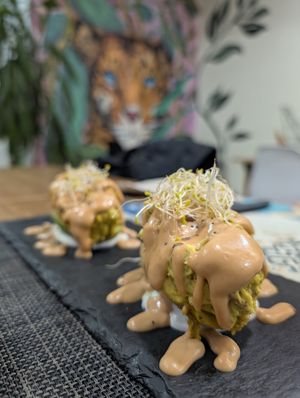 stuffed avocado at Kapivar in Colmenar Viejo