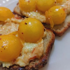 Sem gluten, tomate amarelo at Hana Ume in Londrina