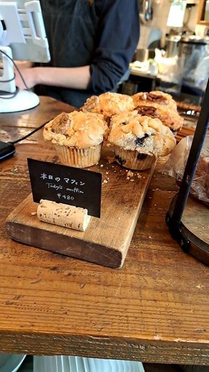  at Alaska Zwei in Tokyo