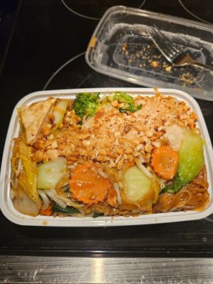 Vegan pad Thai at Makin Thai food in Guelph