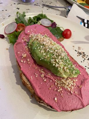 Beetroot hummus and avocado toast at Garden Balthazar Caffe - Picoas in Lisbon