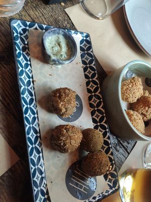 Falafel (originariamente erano 6) at Altrove in Monza