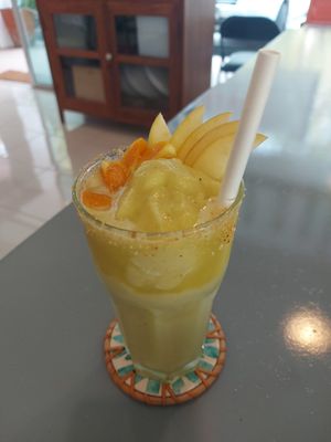 Pineapple basil smoothie at Fresh Fix Cafe in Chiang Mai