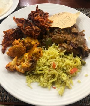 Curry plus accompaniments   at Mezzahto - Majlis Grand Mercure in Abu Dhabi