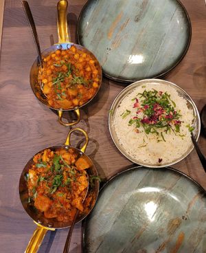Oben: Channa Aloo Masala// unten: Aloo Gobi at Goa in Hamburg