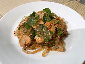 Spicy larb mushroom with glass noodles at Puck Poon Poon Duay Jai Yin Dee - ผักพูนพูนด้วยใจยินดี สาขา เจริญนคร 18 in Bangkok