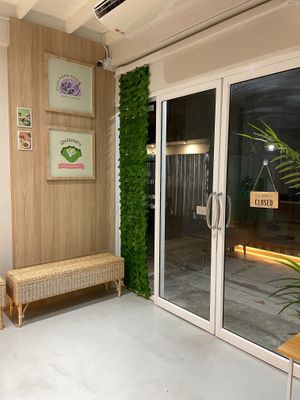 Restaurant atmosphere  at Puck Poon Poon Duay Jai Yin Dee - ผักพูนพูนด้วยใจยินดี สาขา เจริญนคร 18 in Bangkok