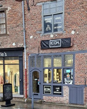 Façade du café at ICON in Valenciennes