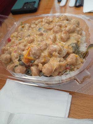 Coconut Spinach Chickpea Curry at Clean Plates Café & Juice bar  in Reading